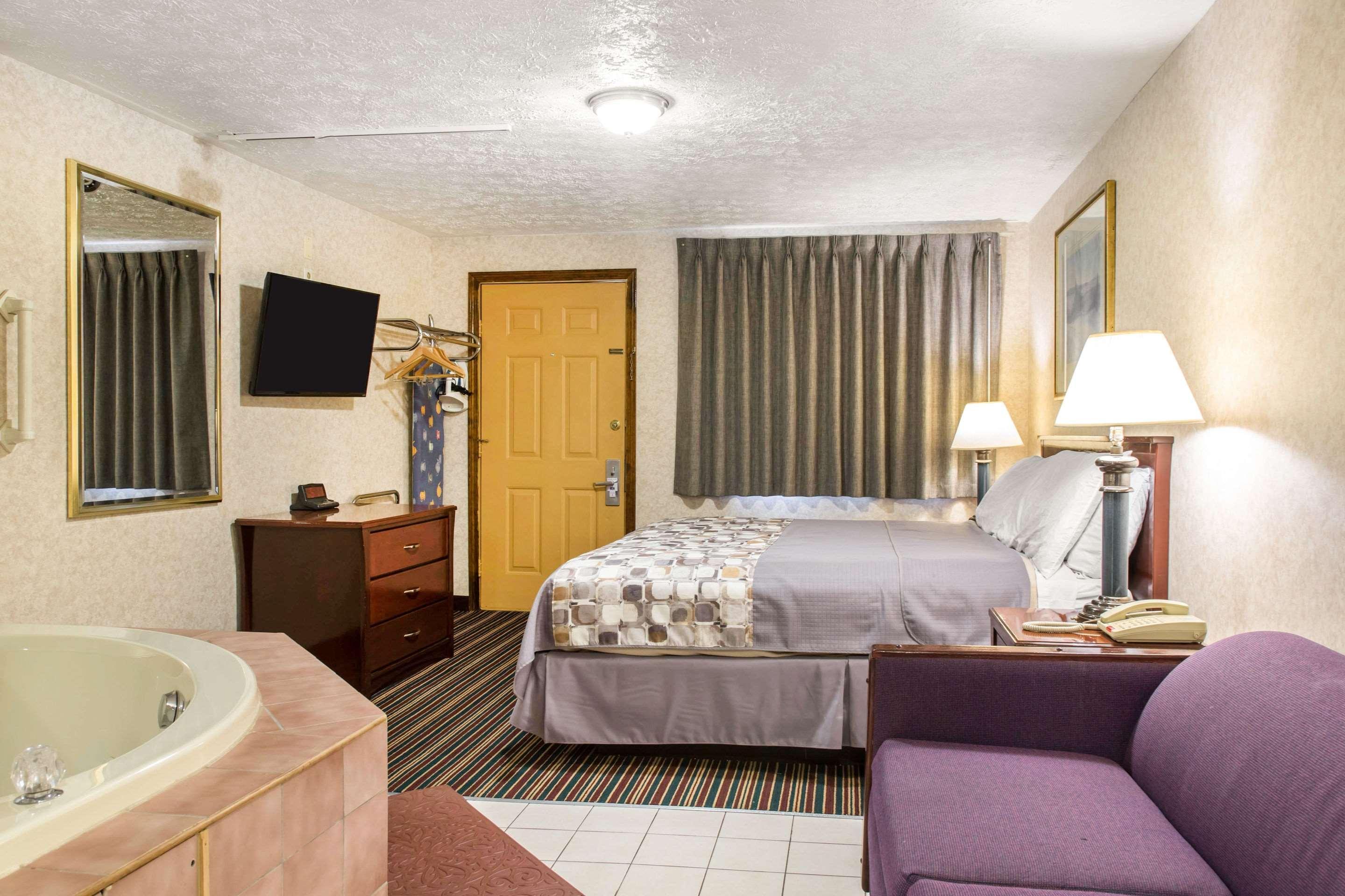 Rodeway Inn & Suites Branford - Guilford Eksteriør billede